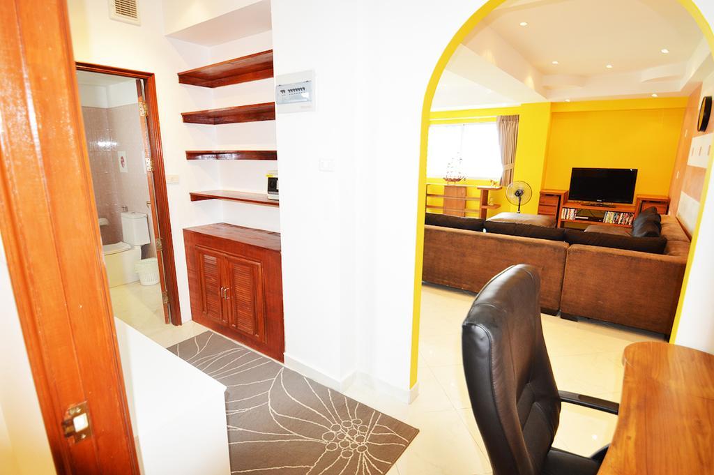 Appartamento Ruamchok Ocean View Pattaya Esterno foto