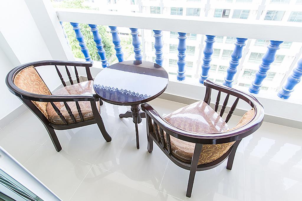 Appartamento Ruamchok Ocean View Pattaya Esterno foto