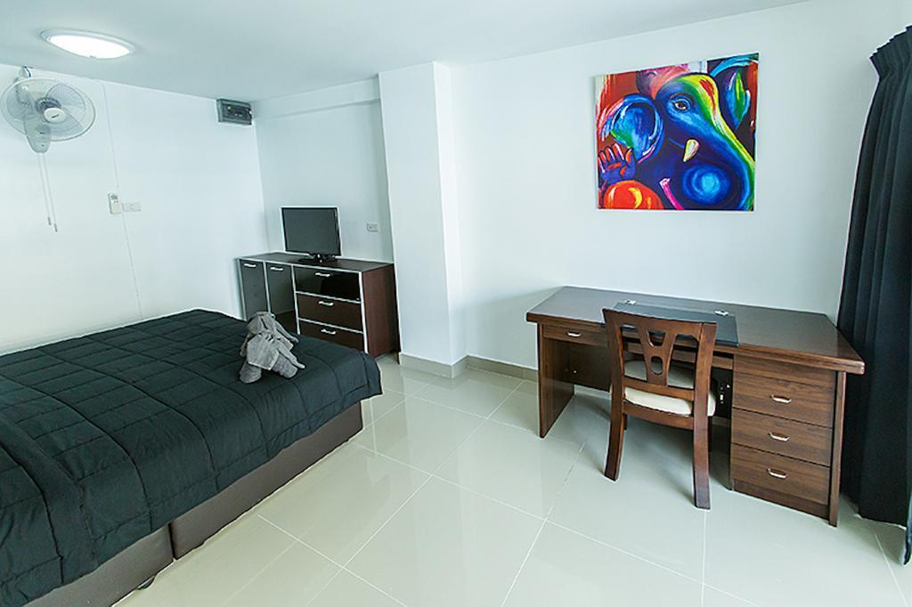 Appartamento Ruamchok Ocean View Pattaya Esterno foto
