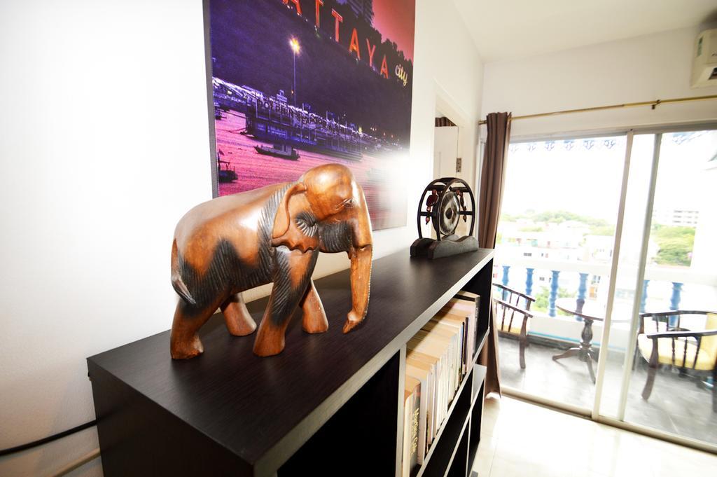Appartamento Ruamchok Ocean View Pattaya Esterno foto