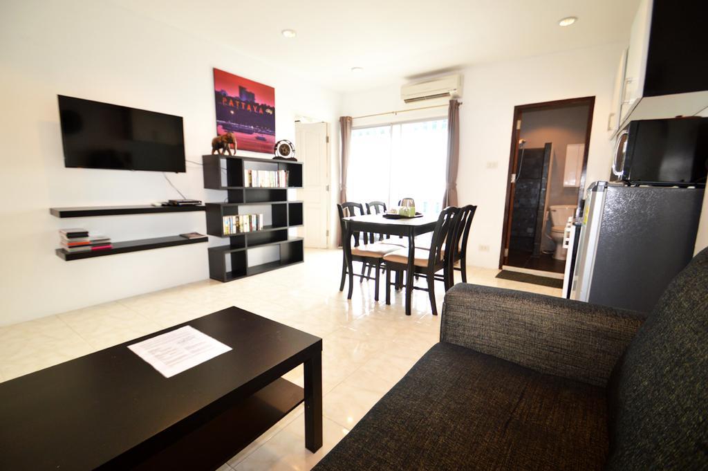 Appartamento Ruamchok Ocean View Pattaya Esterno foto