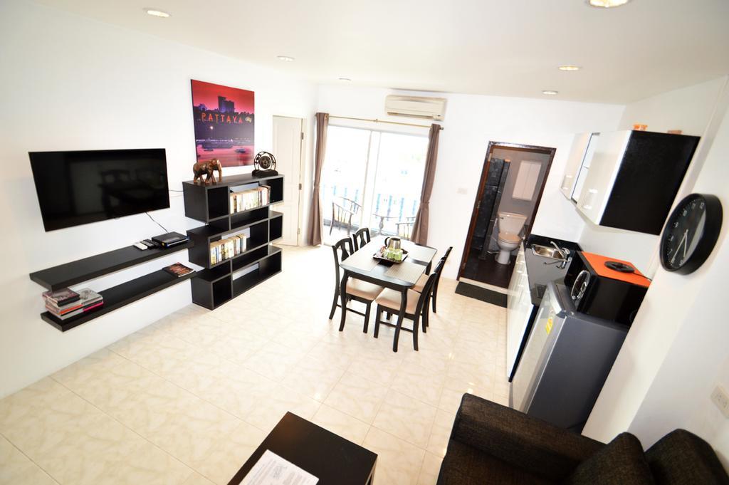 Appartamento Ruamchok Ocean View Pattaya Esterno foto