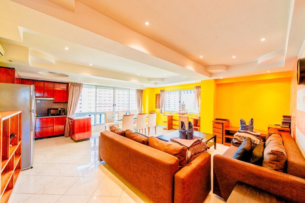 Appartamento Ruamchok Ocean View Pattaya Esterno foto