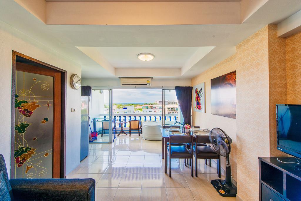 Appartamento Ruamchok Ocean View Pattaya Camera foto
