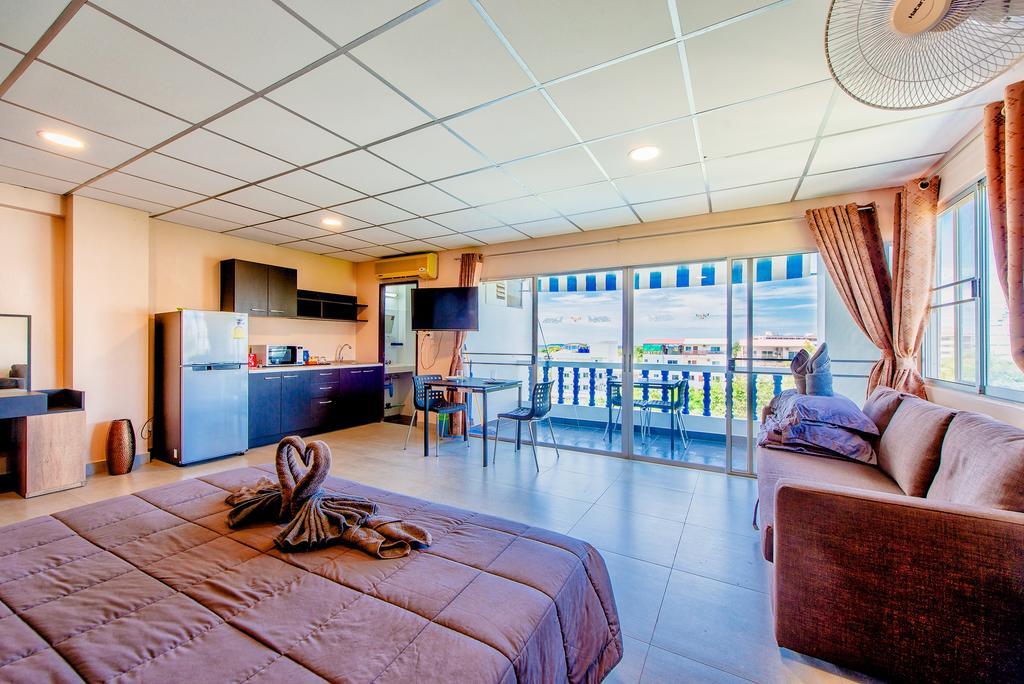 Appartamento Ruamchok Ocean View Pattaya Esterno foto